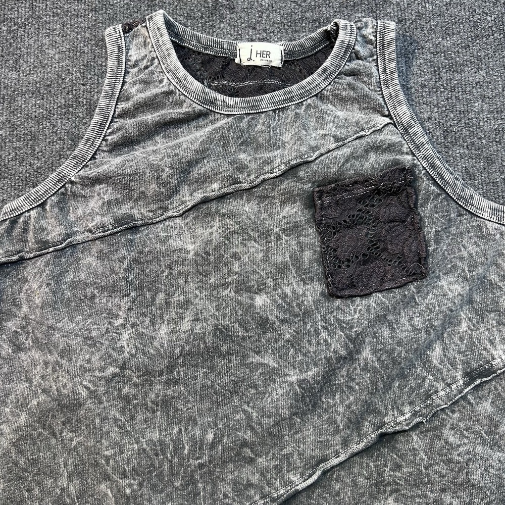 J HER Crew Neck Sleeveless Acid Wash Gray Cotton Lace Trim Top Size Medium